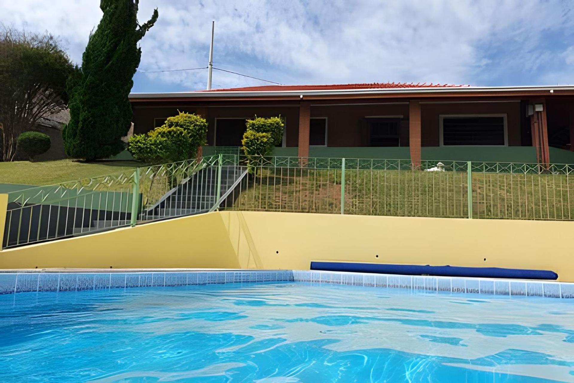 Chacara Com Piscina Aquecida- Perdoes Villa บอม เชซุส ดูส์ เปดอยช์ ภายนอก รูปภาพ